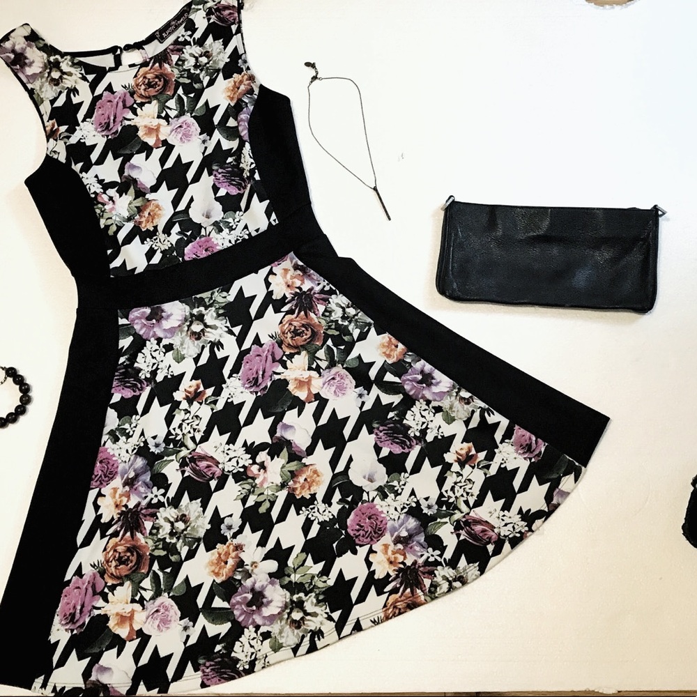 Black & White w Flowers